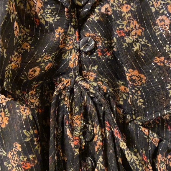 Beautiful Blouse - Picture 6 of 12